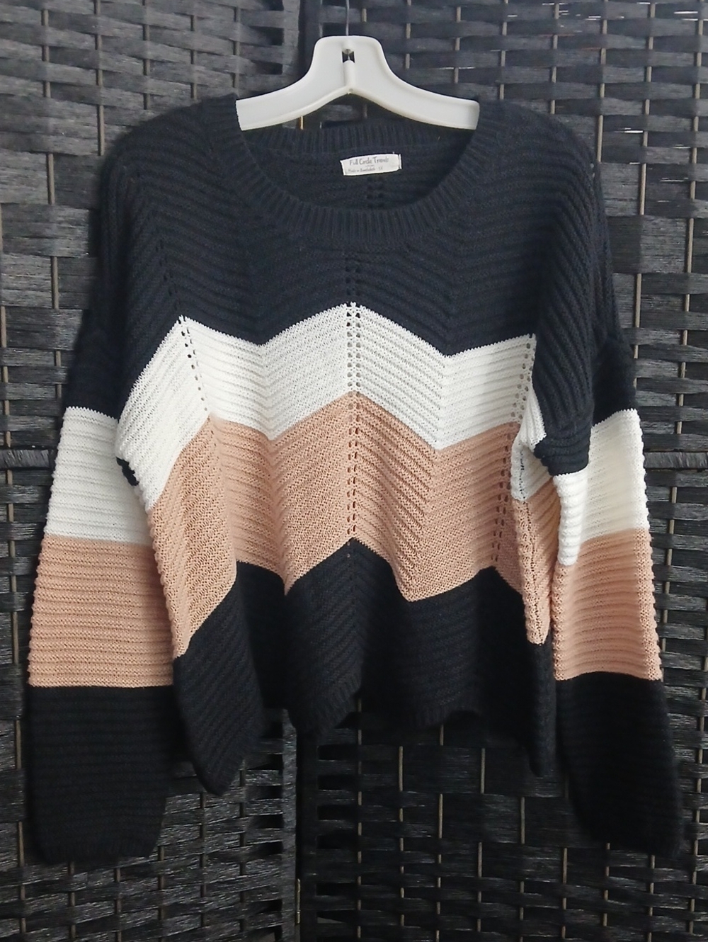 Full Circle Trends Chunky Chevron Colorblock Sweater Black White Tan Womens SZ1X